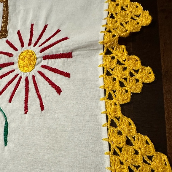 NEW Hand Made Embroidered Mexican Servilleta - Picture 4 of 9